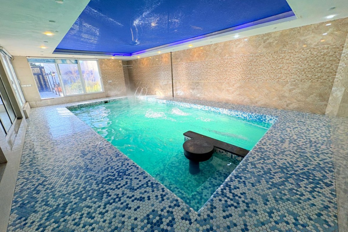 ویلا فانوس استخر سرپوشیده