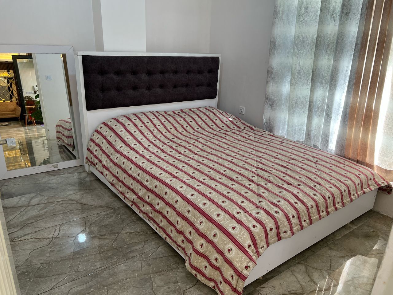 عمارت مانی ( استخر سرپوشیده )