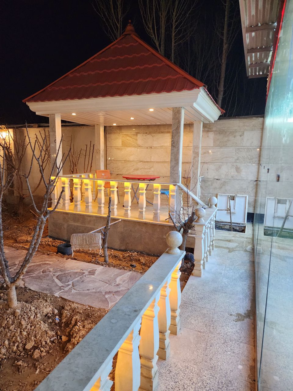 باغ ویلا استخر سرپوشیده چهارفصل ( شهریار )